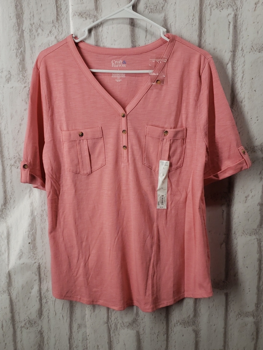 Croft & Barrow Rose Pink V-Neck Short Sleeve Pocket Tee. Large